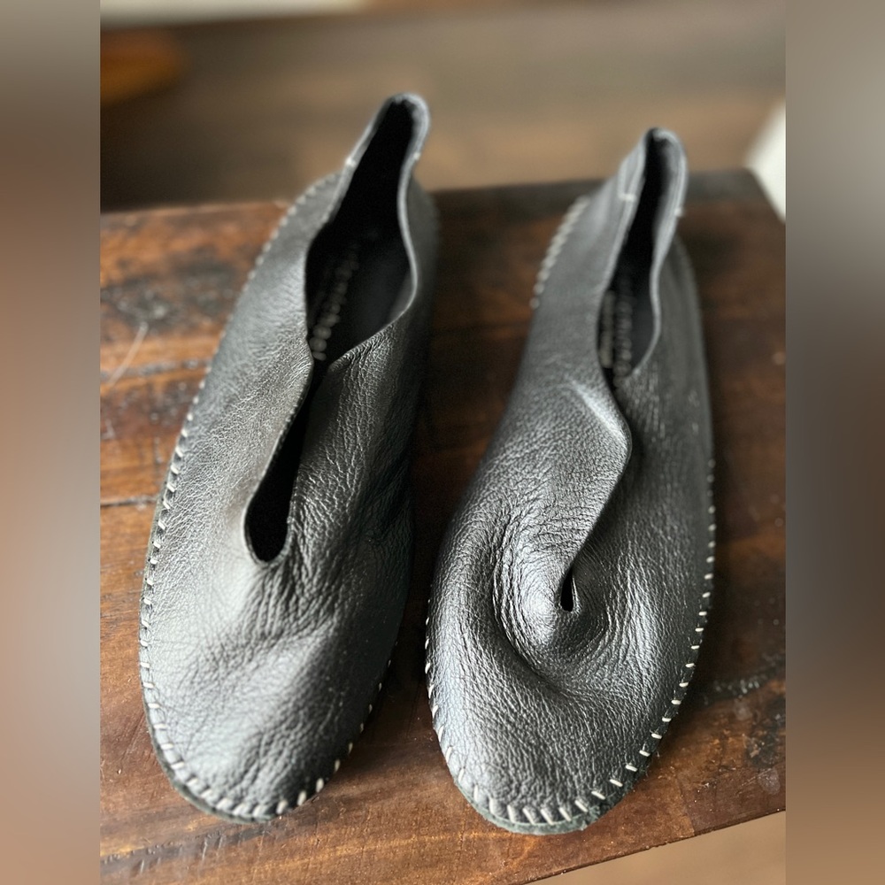 Eric Micheal Black Soft Leather Slip-On flat Women’s Shoes Size 9.5 EU 41